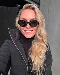 Gorgeous Lindsey 😍 how do you feel about me??