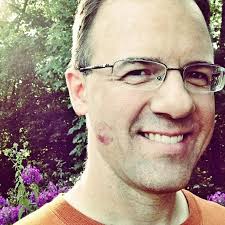 Painted Hutch; a DIY project from Thistlewood Farms