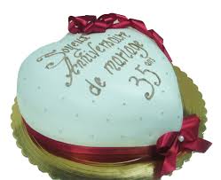 Piochez dans nos idées et recettes pour lui préparer un gâteau original, sur le thème de son choix. Gateau Anniversaire En Forme De Coeur