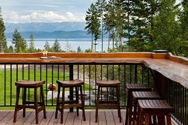 Bar En Face Du Fleuve Et Vis A Vis Du Bbq Avec Tabouret Terrasse Faite Maison Patio En Bois