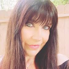 Fashion Influencers Over 40