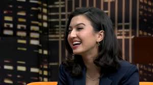Kalau kamu ingin menonton filmnya, baca ulasan film raline shah di sini. Gosip Atau Fakta Tentang Raline Shah Hitam Putih 18 04 19 Part 2 Youtube