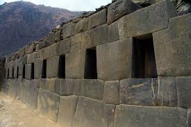 Ten Niches Diez Hornacinas Ollantaytambo Ruins With The Vilcabamba Mountains Beyond Cusco Department Cusco Picchu Ruins