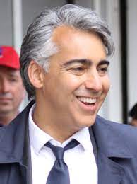 El recurso había sido presentado por la defensa de su ex asesor, cristián warner, para que restituyeran sus derechos electorales, y la resolución del tc también benefició a meo y a todos los involucrados en la causa penal. Marco Enriquez Ominami Wikipedia