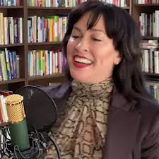 Watch Alanis Morissette & Jagged Little Pill Star Elizabeth Stanley Sing  'You Learn'