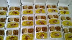 Nasi Kuning 10 000 Min Order 30 Pack Terdiri Dari Nasi Kuning Perkedel Ayam Suwir Bihun Kering Tempe Telor Suwir Sambal Tempe Ayam Telor