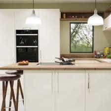 These sprayed and lacquered high gloss kitchen units are manufactured and italy and brought over the uk. 7 Unit Kitchen High Gloss Grey Kitchenscraft