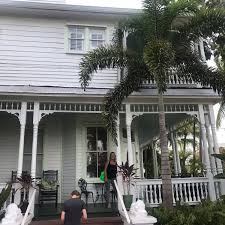 Southernmost point guest house in key west ligt aan de straat duval street, op 110 meter afstand van het meest zuidelijke punt. Photos At Southernmost Point Guest House Bed Breakfast In Key West