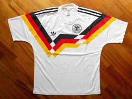 Qui puoi trovare tutte le maglie calcio germania per uomo,donne e bambini. Germania Calcio Annunci Maggio Clasf
