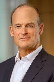 Steve Lister's Instagram, Twitter & Facebook