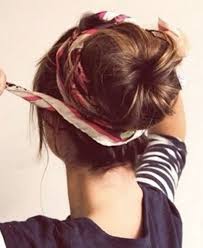 Sie können als einfache und schnelle frisur auch einen zopf flechten und mit klammern am kopf feststecken. 5 Ideen Fur Einfache Und Schnelle Frisuren