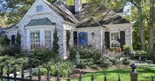 Marietta Ga Historic Homes The Hank Miller Team Cottage Homes Historic Homes Brick Cottage