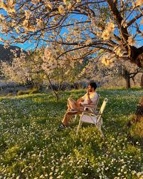 It was a place where I wished to freeze time.🌸 Şöyle bahçesi olan bir ev nasıl olurdu?🌼 Çok mu şey istiyoruz?😌 #spring #datça #travel #blossom #flowers #seyahat #türkiye
