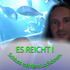 Spenglerarbeiten an und auf einem Weltkulturerbe sind Handwerksarbeit auf  höchstem Niveau. 1976 sind für Renovierungsarbeiten am Dach von Schloss  Neuschwanstein zehntausend Quadratmeter neu mit Kupferblech zu decken