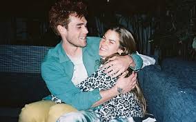 The actor and model announced the news themselves on may 19. Xzl1x0wspghbdm