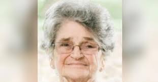 Esther Wise's Instagram, Twitter & Facebook