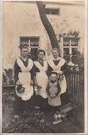 dienstmadchen aus der eifel in stadtischen haushal um 1900 historische bilder alte fotos alte bilder