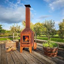 Presenting a stunning view of the flames, vogue models feature a signature bevelled cast iron door with an expansive glass viewing window, kept clear by the powerful airwash system that also aids the range's high levels of combustion efficiency. Wood Burning Fireplace Bijuga Rb73 Industrial Design Floor Standing Closed