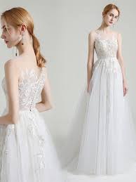 Deshalb haben wir viele verschiedene brautkleider im angebot. A Linie Brautkleid Tattoo Spitze Knopfleiste Rucken Mit Tull Illusion Ausschnitt