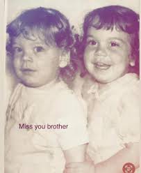 The best kind of Chaos. This is Hubbard's Lola and her baby sister,  Hubbard's Loretta from WA. Pointedly ignoring the hubbub in the background  is Oaker Mountain Roswell. ❤️