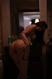 DoviaClaire Webcam Model Profile | xHamsterLive