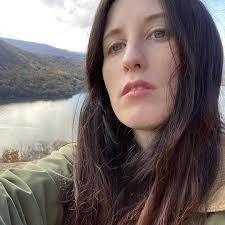 Sara Lott's Instagram, Twitter & Facebook