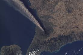 Profitez d'une vidéo de volcano etna eruption, sicily, italy libre de droits d'une durée de 86.000 secondes à 25 images par seconde. Maps Of Ash Plume Streams From Mount Etna Sicily Mapa Owje Com