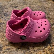 Crocs Shoes Baby Crocs With Faux Fur Liner Size 5 Toddler Poshmark