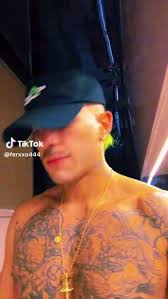 Tiene plata, tiene billete 💵🤤😍😍💚, #feud via tik tok