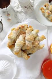Maybe you would like to learn more about one of these? Mini Cornetti Di Pasta Fillo Con Crema Di Nocciole Yummyo Clock