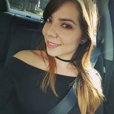 Belinda Thayer's Instagram, Twitter & Facebook