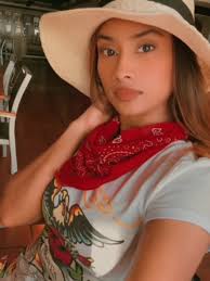 Hikki Banas Theluli Banas Dhivehi Song