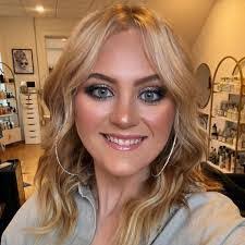 Christa Carney's Instagram, Twitter & Facebook