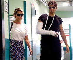 Tutto sui figli maschi di simona ventura. Simona Ventura La Morte Ha Dato Uno Schiaffo Alla Nostra Famiglia Allargata Oggi Piu Unita Di Prima