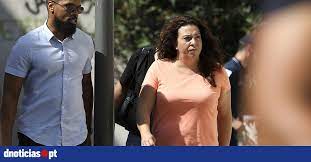 Rosa grilo, presa pela morte do marido, luís grilo, protagoniza cena de violência no momento em que uma guarda prisional lhe apreende uma carta que pretendia enviar para a imprensa. Qdqrz Rcabkqcm