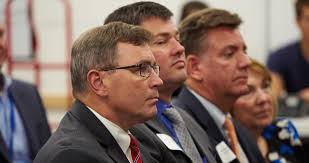 Amazon, workers tout benefits during tour of its Palmer Township warehouse 