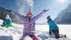 În acest an şcolar, elevii vor avea o vacanţă de crăciun de aproape trei săptămâni. Cand Incepe VacanÈ›a De IarnÄƒ 2019 2020 Elevii Stau AcasÄƒ Trei SÄƒptÄƒmani