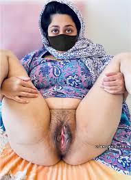 We desi girls like to get our pussy licked 🥵😜🤭🥰♥️ : rBangladeshGoneSexy