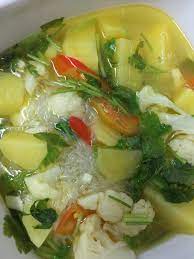 Semur kentang tahu, lauk pendamping nasi putih, nasi uduk, maupun nasi kuning. Sup Kentang Kesukaan Anak Anak