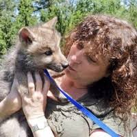 Shari Wolf's Instagram, Twitter & Facebook