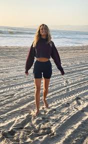 Renee bargh (born 18 october 1986) is an australian entertainment reporter, who is best known as a host of channel v australia. Renee Bargh Height Weight Age Body Statistics Boyfriends Biography