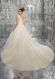 Dai un'occhiata agli abiti da sposa semplici di pronovias. Novost Bitva Resit Abiti Eleganti E Semplici Hotelsunrisegrand Com