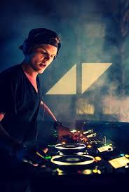 Pin By Esther Smulders On Humour Me Avicii Edm Music Music Concert