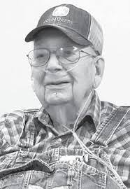 Daniel Mandolfo's Instagram, Twitter & Facebook