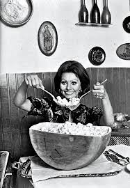 It is a personal variation of pesto pasta and is very delicious!!! Image Result For Sophia Loren Eating Pasta Sophia Loren Actrice Italienne Actrices Noires