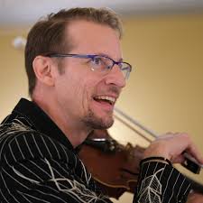 Kyle Dillingham's Instagram, Twitter & Facebook