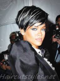 Bleaching wig from black to honey brown with blonde streaks. Rihanna Short Black Hair With Blonde Highlights Hair Highlights