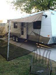 Diy Mosquito Screen For Rv Awning Step 3 Sew Fabric To Ends Up Fill The Gap Awningroom Patioroom Cottage Trailer Camper Rv Screen Rv Stuff Patio Room