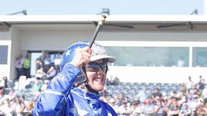 Photo finish thrills fans