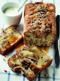Gateau Au Yaourt Poires Et Chocolat 1 Pot De Yaourt 2 Pots De Sucre Semoule 1 Sachet De Levure Chimique 3 P Recette Gateau Au Yaourt Recette Gateau Yaourt